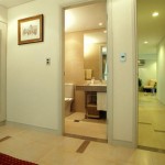 Cửa đối diện cửa gây mâu thuẫn gia đình