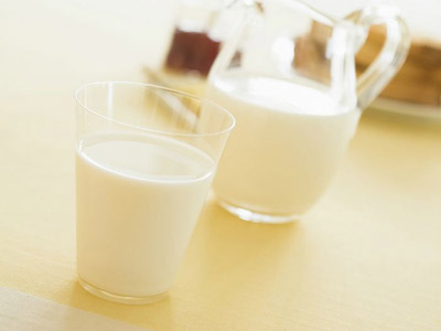 Mơ thấy sữa bò sữa dê: Cơ thể khỏe mạnh, sự nghiệp thịnh vượng – 