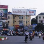 Cẩn thận khi chọn cửa hàng gần đuờng có vòng xuyến