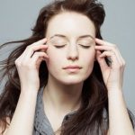 Điềm báo gì khi giật lông mày phải
