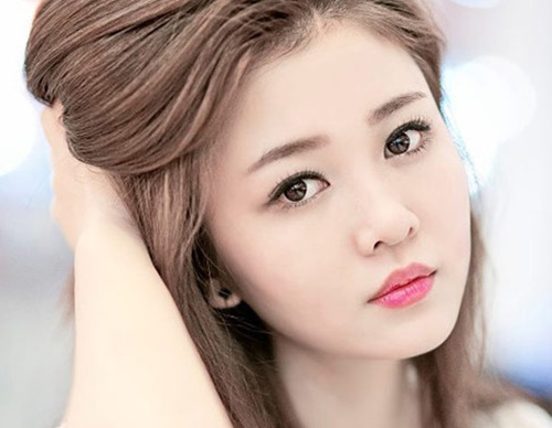 Nhận biết người có hình dáng mày ngài mắt phượng