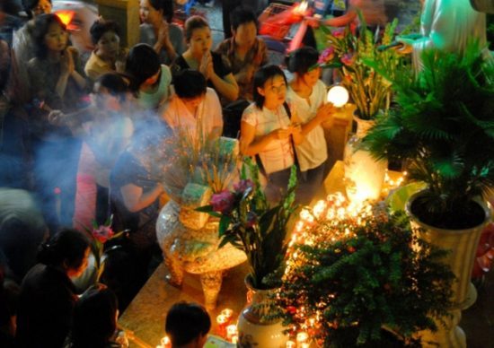 Cúng cô hồn vào ngày nào? Đồ cúng cô hồn có ăn được không?
