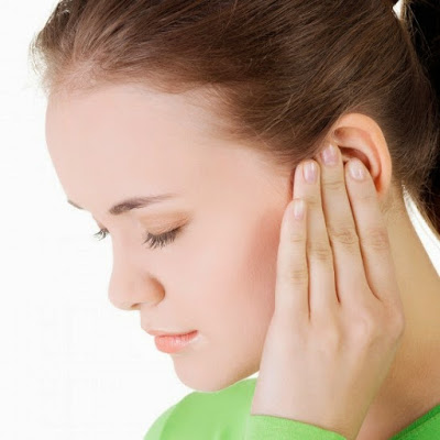 Nóng tai là điềm tốt hay xấu?
