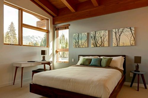 Bạn hãy trang trí phòng ngủ của hai vợ chồng thật đẹp, để tăng thêm sinh lực cho phòng ngủ .