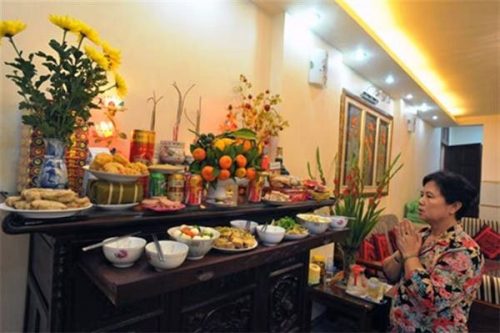 Phong tục cúng giao thừa không thể thiếu của người Việt là cúng ngài trời hoặc ở trong nhà