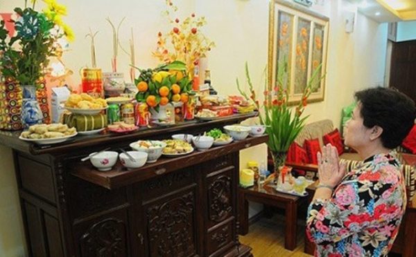 Bài trí bàn thờ ngày Tết