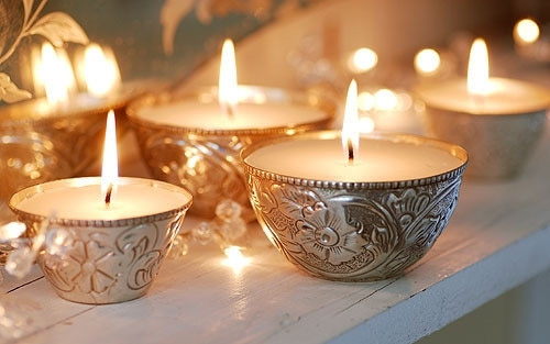 Sử dụng nến cũng vậy, thông thường sẽ không dùng quá 9 ngọn nến để tạo nguồn năng lượng vừa đủ vì nếu qua nhiều sẽ phản tác dụng (ảnh minh họa).